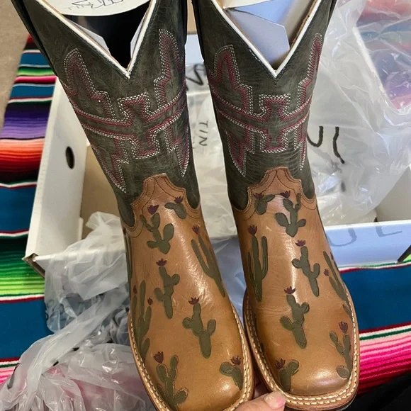 NIB Women’s Tin Haul Boots - Picture 1 of 3